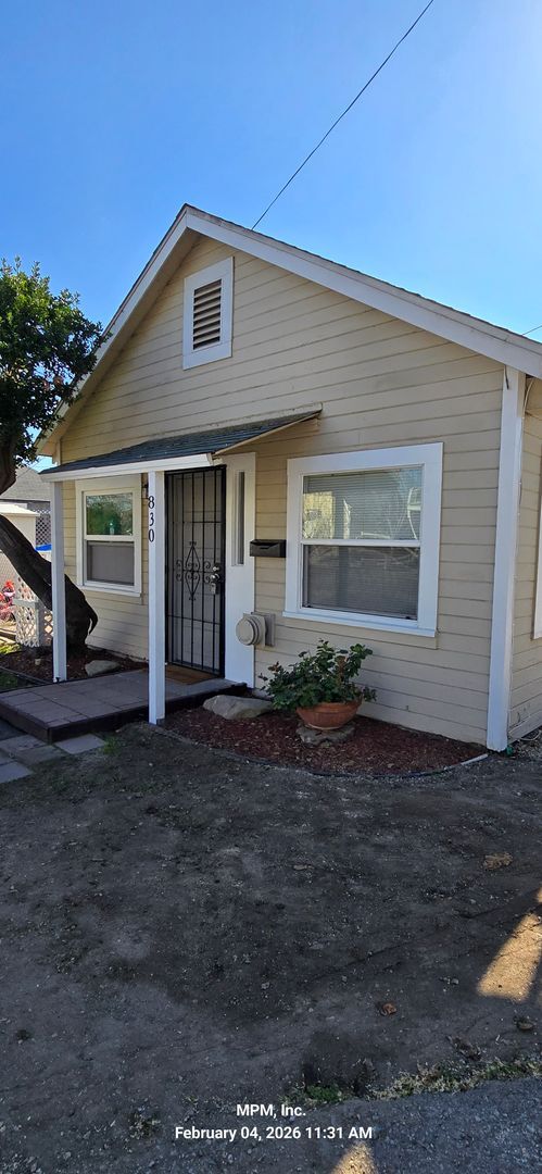 Building Photo - 830 16th St Unit HOUSE