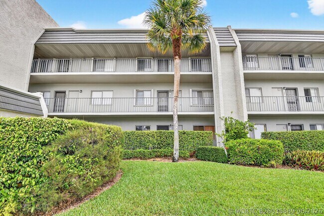 4080 Tivoli Ct Unit 206