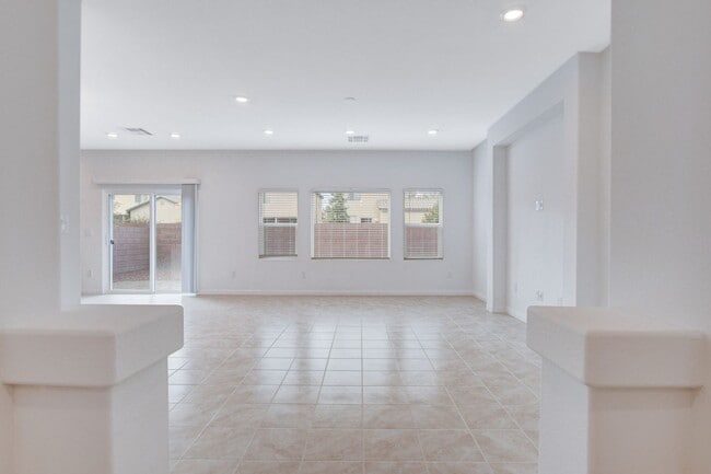 Photo - 7821 Tomsburgh Ln