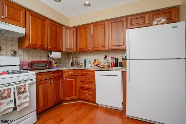 63 Averell Dr