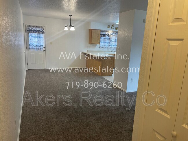 Photo - 2726 Poplar St Unit B