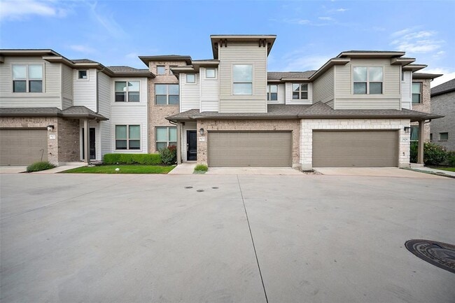 Photo - 2500 Forest Creek Dr