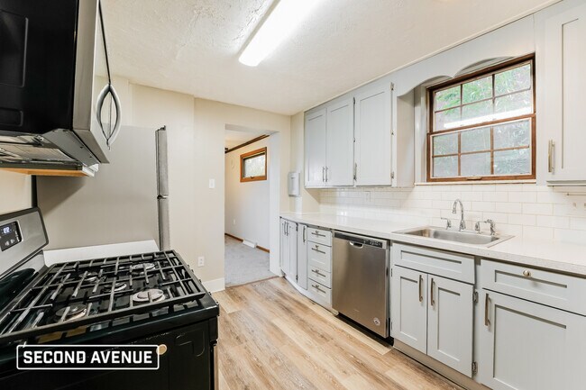 Photo - 1304 Bellaire Pl
