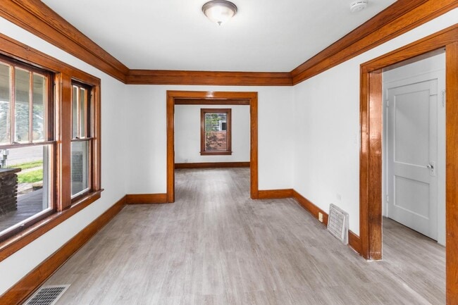 Photo - 989 N Howard St