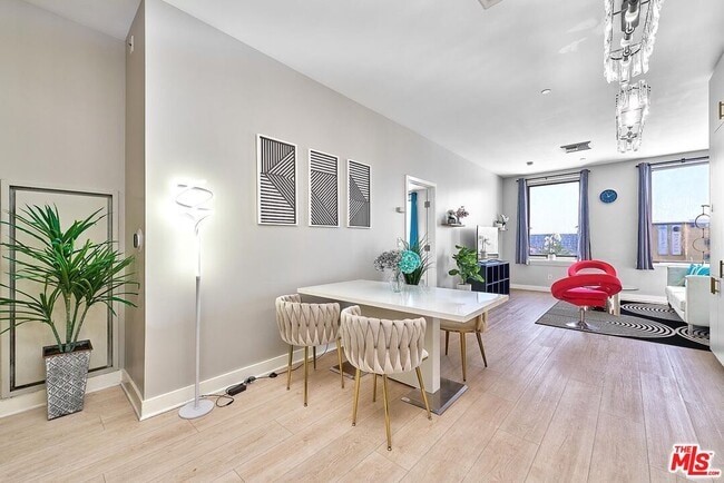 Photo - 3810 Wilshire Blvd Unit 408