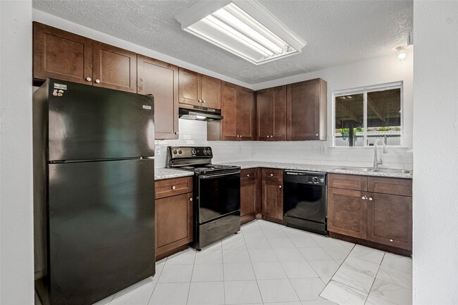 Photo - 13718 Vira Ln Casa