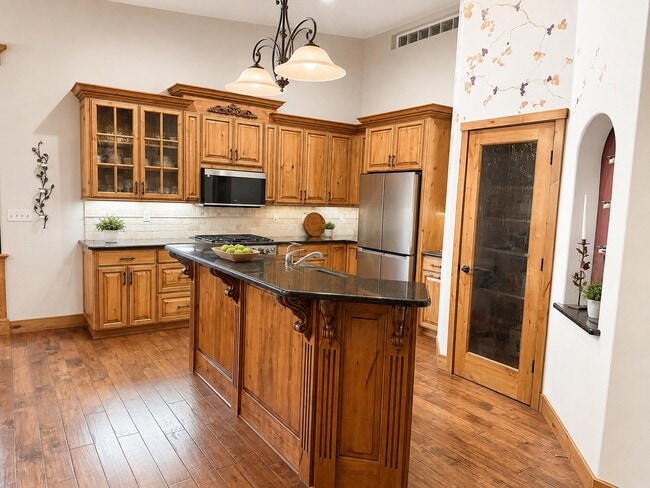 Photo - 2098 Lamb Ln