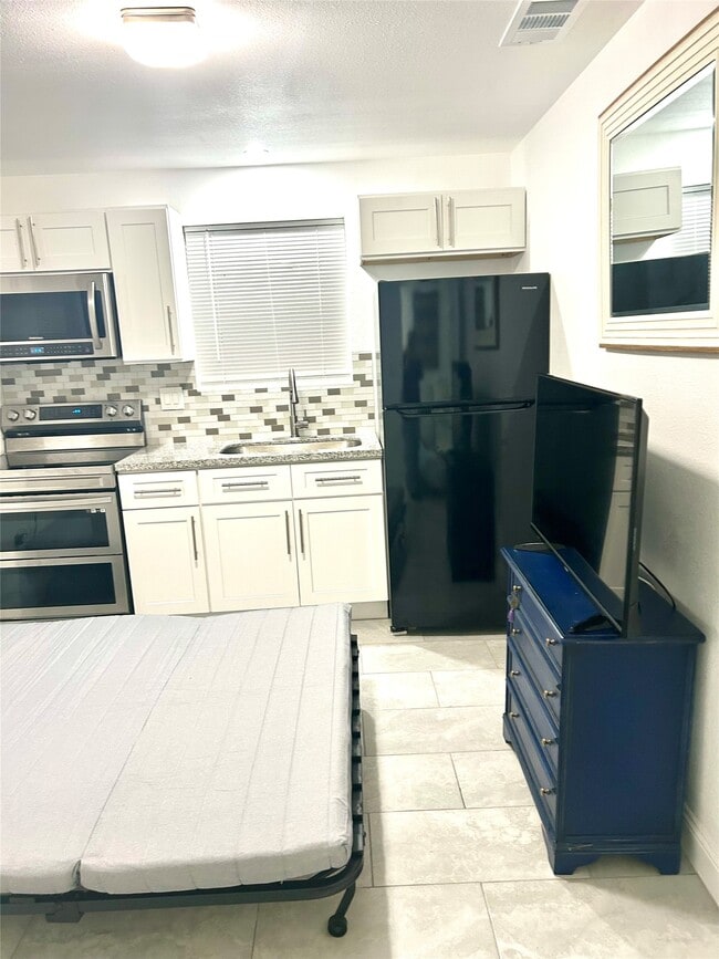 8006 Avenue B Unidad D