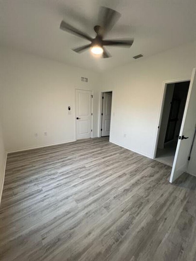 Photo - 4214 Santa Barbara Blvd