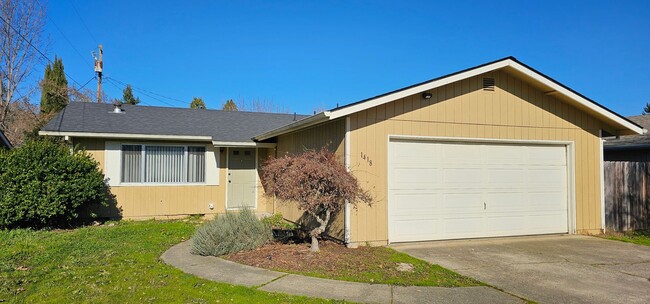 Single Family 2 Bed with Attached Garage - Single Family 2 Bed with Attached Garage Casa