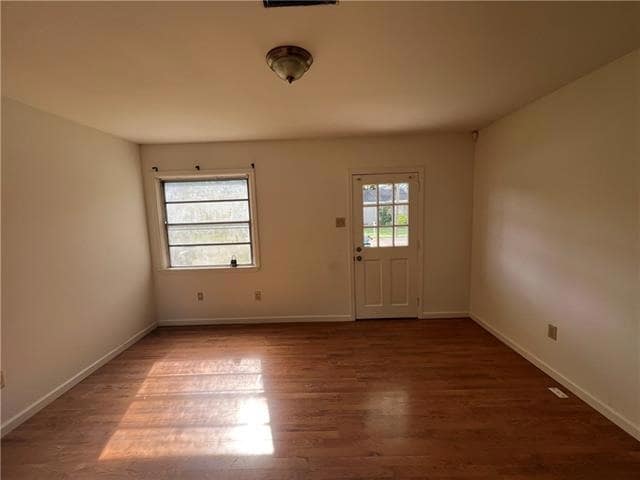 Photo - 713 Community St
