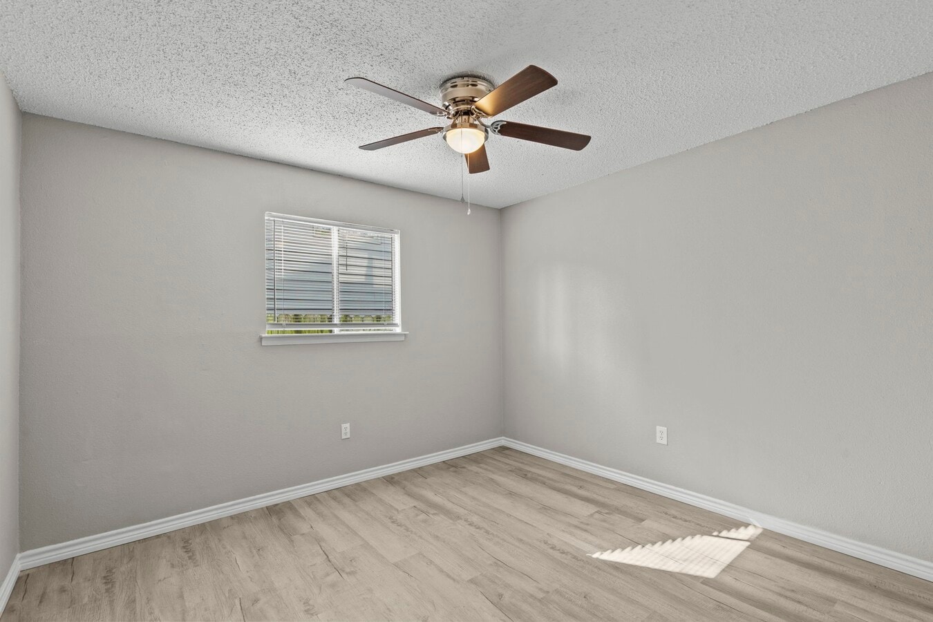 Photo - 911 Avenue K Unit 11