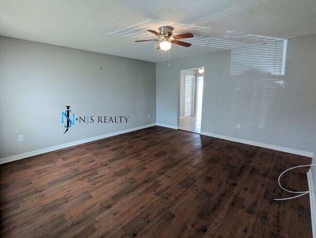 Photo - 3153 Lodi Dr