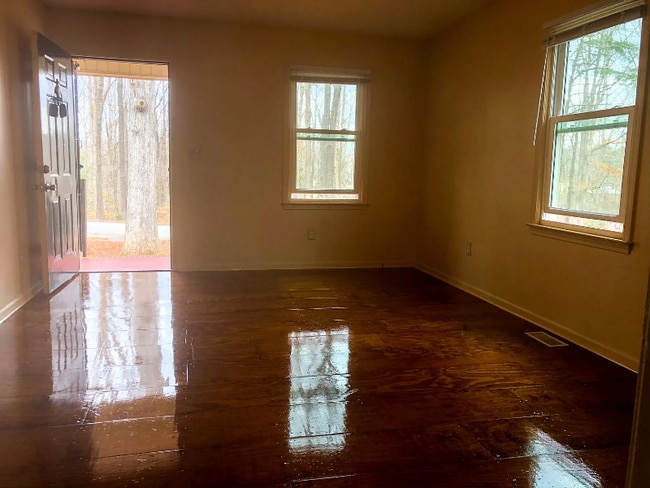 Photo - 4 Shore Dr Unit B