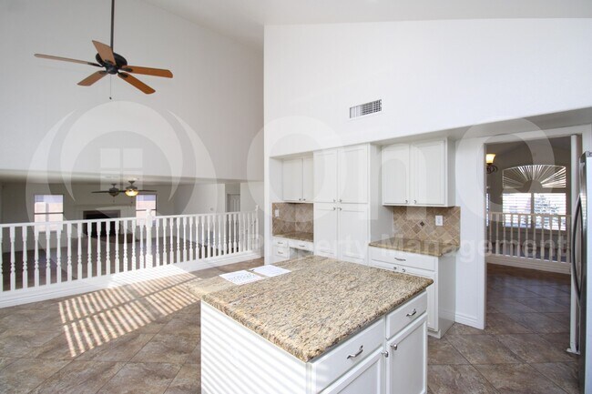 Photo - 1535 E Toledo St