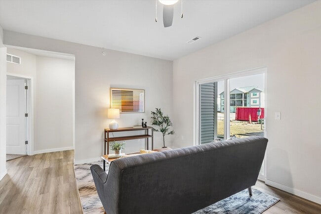 Photo - 1735 N Jones Blvd