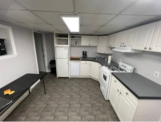 Building Photo - 10 Wallace St Unit 2R-B