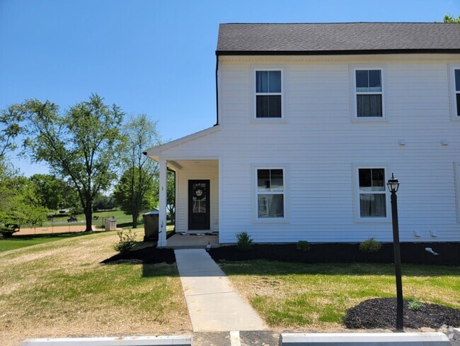 Building Photo - 2058 Main St Unit #3 Rental