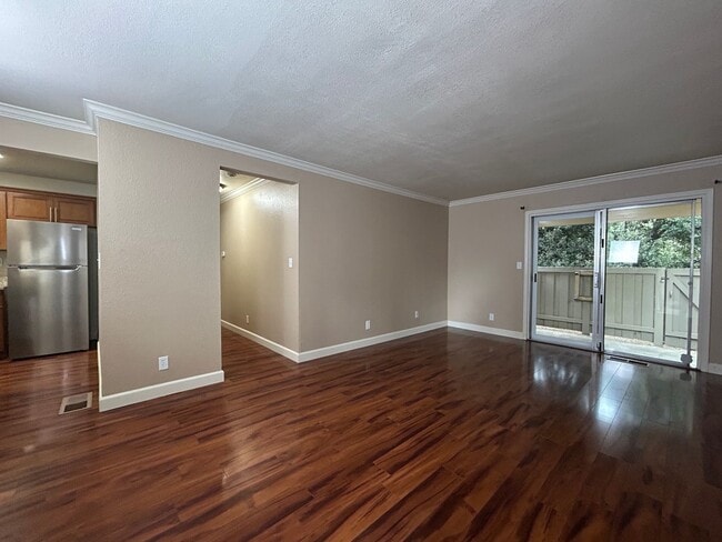 Photo - Move-In Ready 1BR in Sought-After Kirkwood... Unit E2