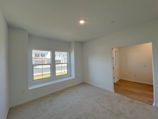 Photo - 6209 Caruso Ave