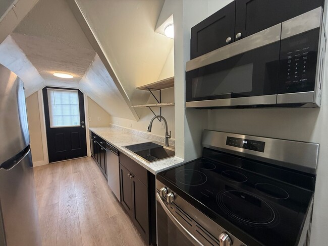 114 Hampden St Unit 114 Hampden St - 3rd Floor