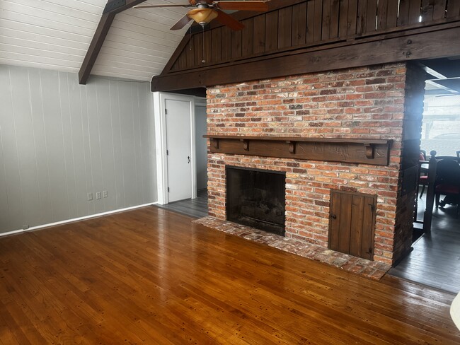 Living room - 1242 Stonegate Ln House