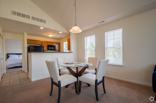 Building Photo - Legends Rosewood Village Rental