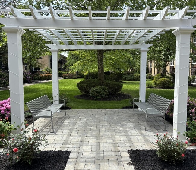 Building Photo - Sycamore Gardens Rental