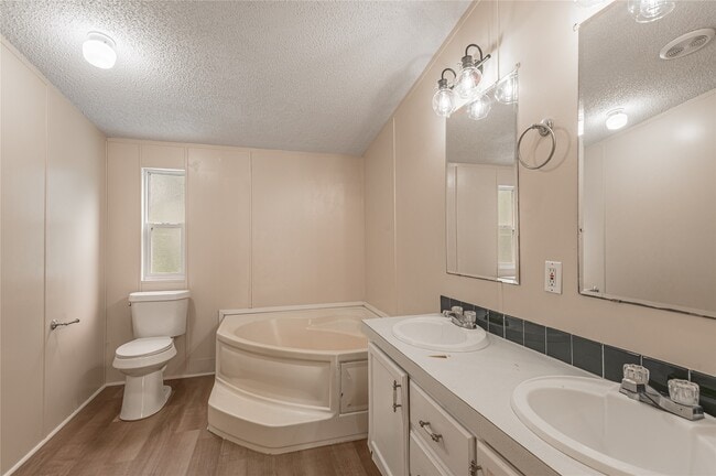 Photo - 1323 Avenue E