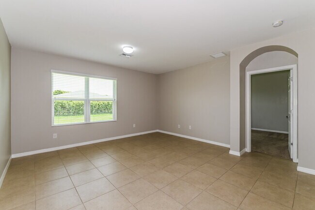 Photo - 449 SW 19th St