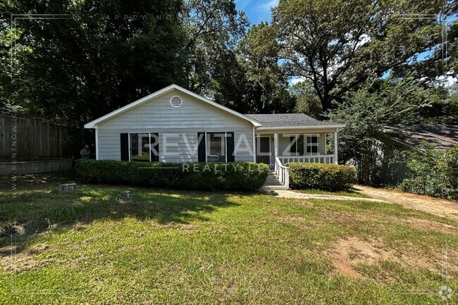 Building Photo - 3 Bed 1 Bath with Large Yard Rental