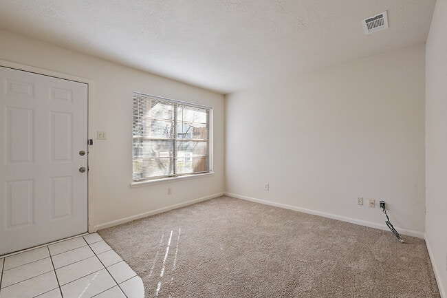 Photo - 3214 Heatherwood Dr