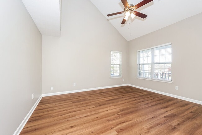 Photo - 404 Barking Dr