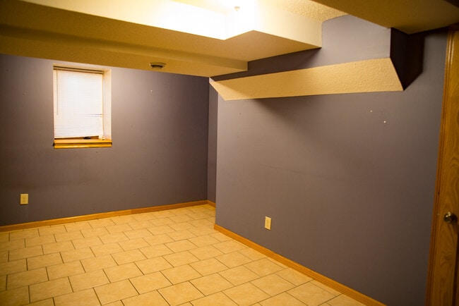 Photo - 1305 E Hennepin Ave