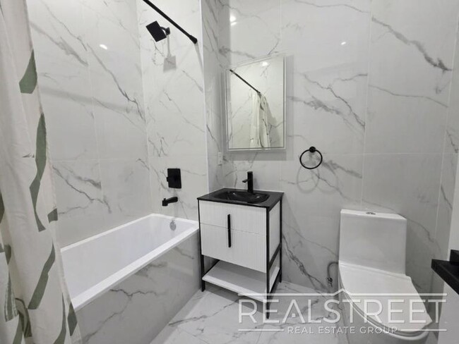 Photo - 1734 Nostrand Ave Unidad 1B