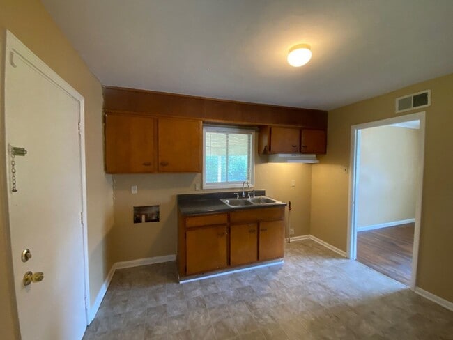 Photo - 648 Pawnee Ave