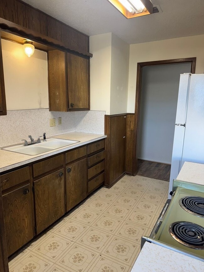 Photo - 5030 53rd St