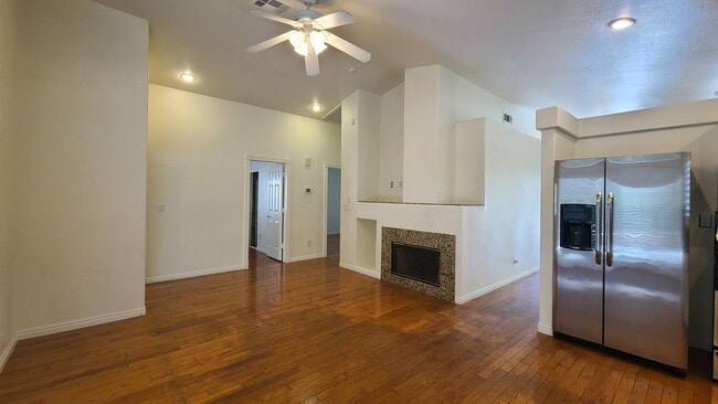 Photo - 1413 Iron Springs Dr