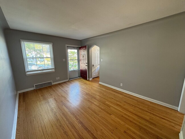 Photo - 3 bed 2 bath Berkley bungalow with garage ...