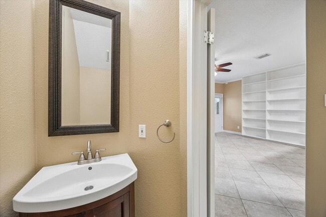 Photo - 9 E Willowood Ct