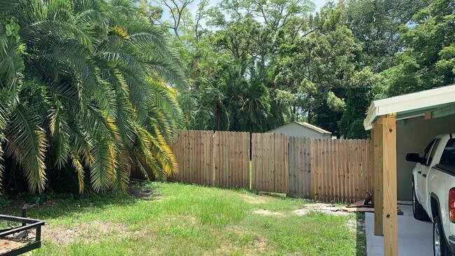 Photo - 324 Seminola Blvd Unidad b