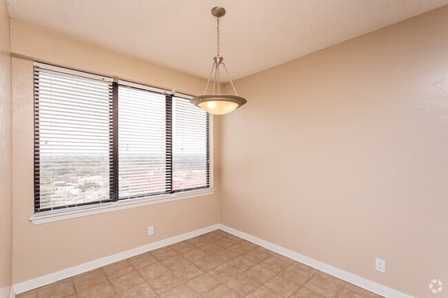 2BR, 2BA - 1541SF "The Plaza" Dining Room