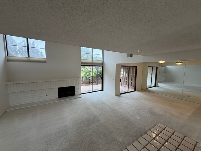 4569 Foxenwood Ln
