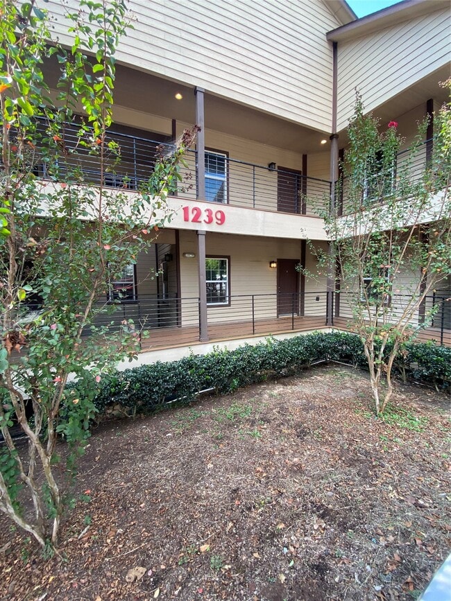 Photo - 1239 20th St Unit B