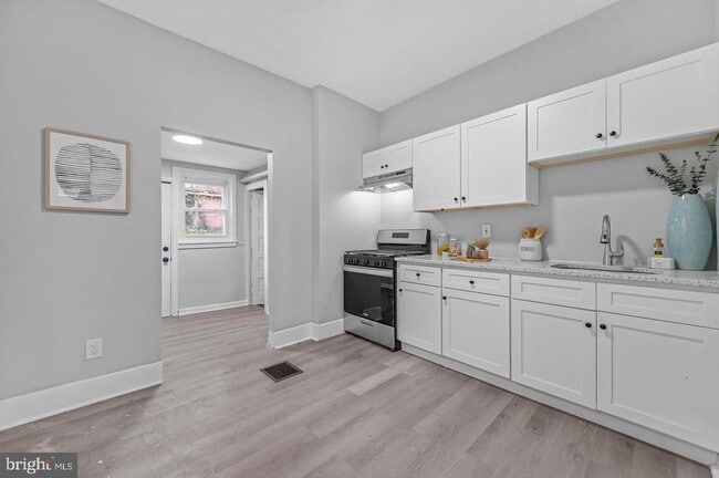 Photo - 3123 N 24th St