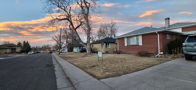 Building Photo - Beautiful Virginia Vale 4 Bedroom Split Level - New Paint, Carpet, Blinds - AVAILABLE NOW!