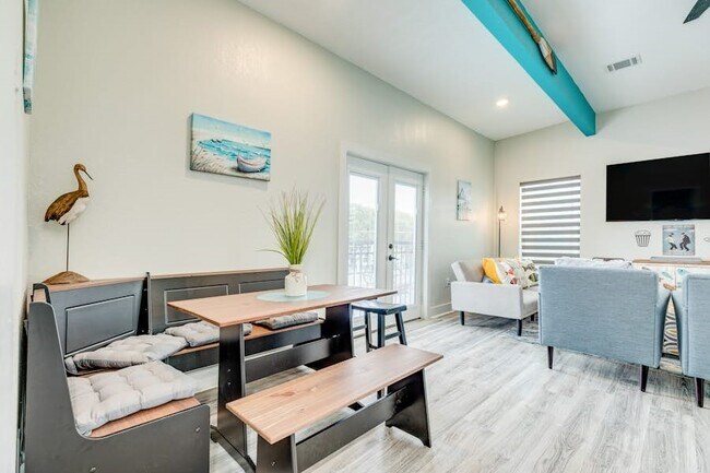 Photo - 2827 Avenue Q