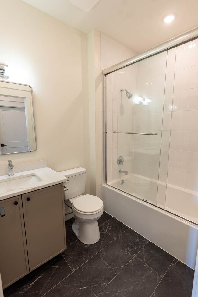 Photo - New Construction 4bd/3ba Townhouse