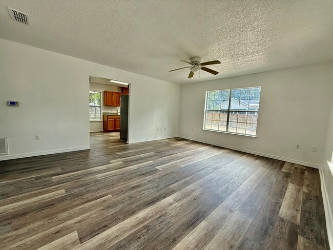 Photo - 3042 Tiffany Ln