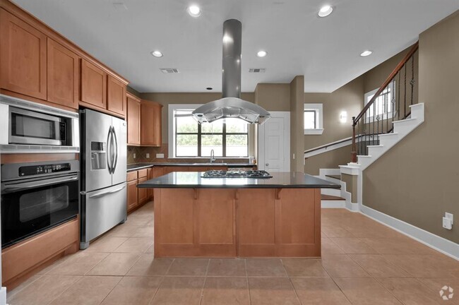 Building Photo - 535 Allston St Unit A Rental